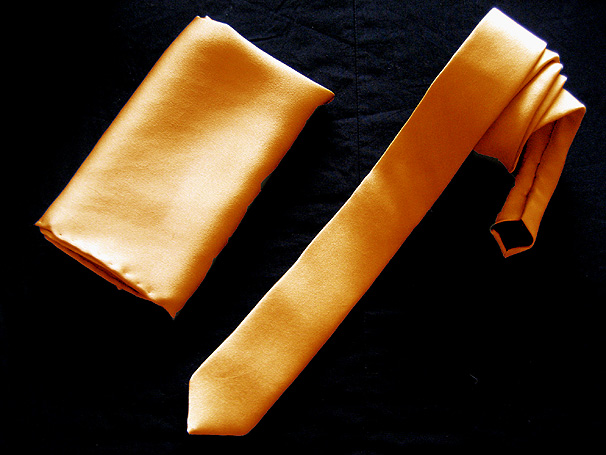 Individuelle Krawatte von ANA & ANDA nachhaltige eleganz